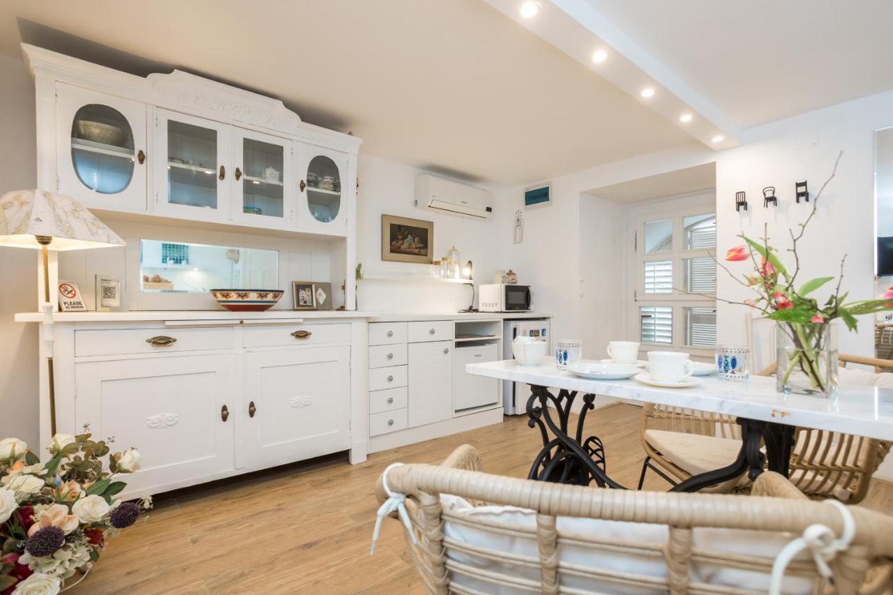 Charming Studio Apartment At House Rustica With Terrace And Nearby Parking Punat Luaran gambar