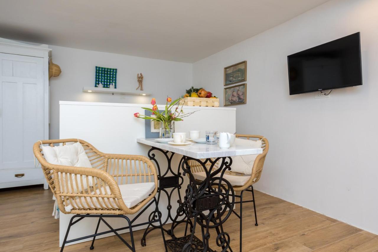 Charming Studio Apartment At House Rustica With Terrace And Nearby Parking Punat Luaran gambar