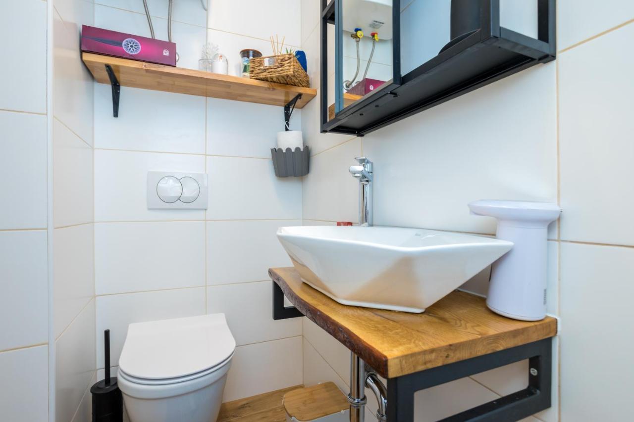 Charming Studio Apartment At House Rustica With Terrace And Nearby Parking Punat Luaran gambar