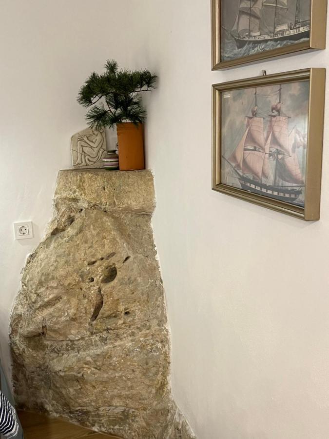 Charming Studio Apartment At House Rustica With Terrace And Nearby Parking Punat Luaran gambar