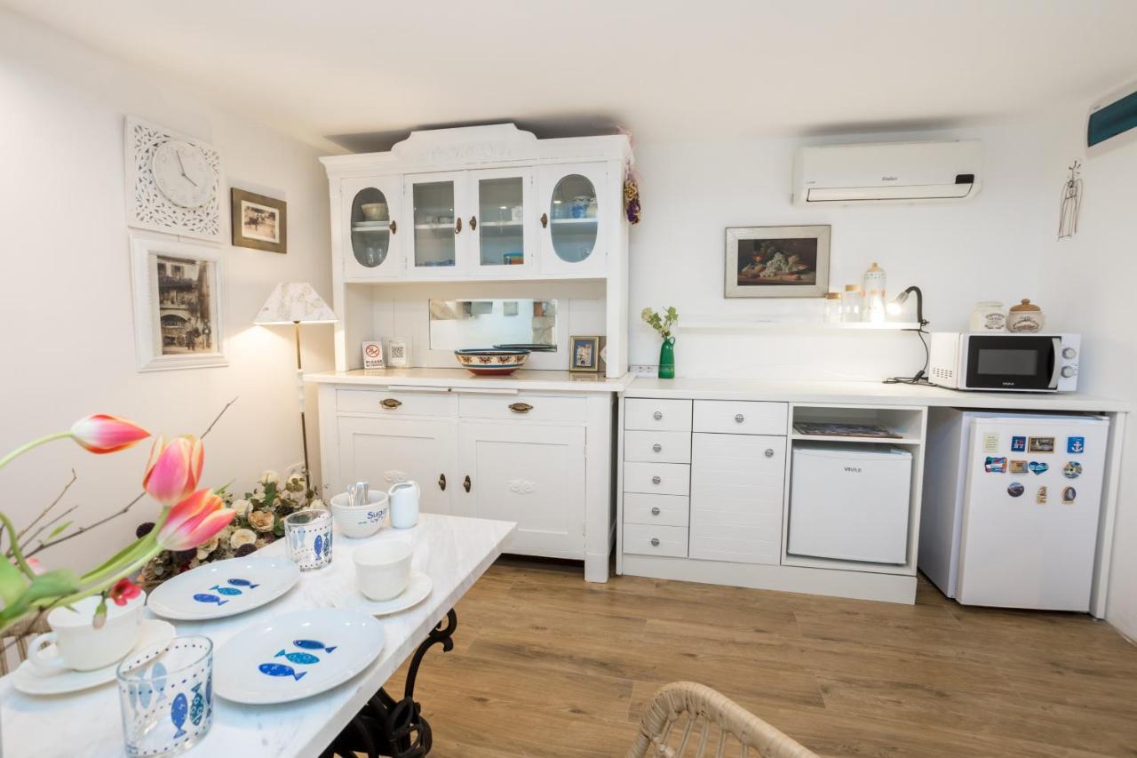 Charming Studio Apartment At House Rustica With Terrace And Nearby Parking Punat Luaran gambar