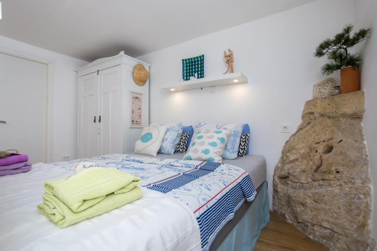 Charming Studio Apartment At House Rustica With Terrace And Nearby Parking Punat Luaran gambar