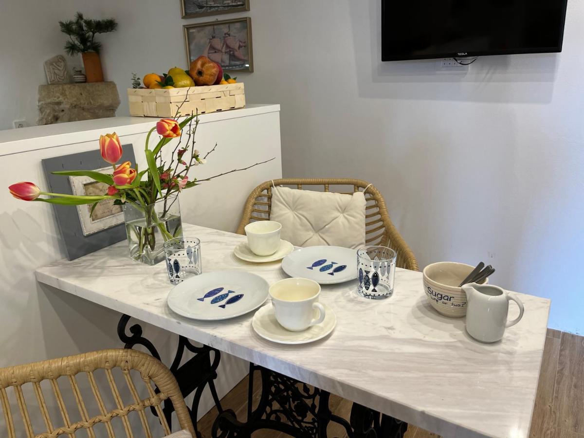 Charming Studio Apartment At House Rustica With Terrace And Nearby Parking Punat Luaran gambar